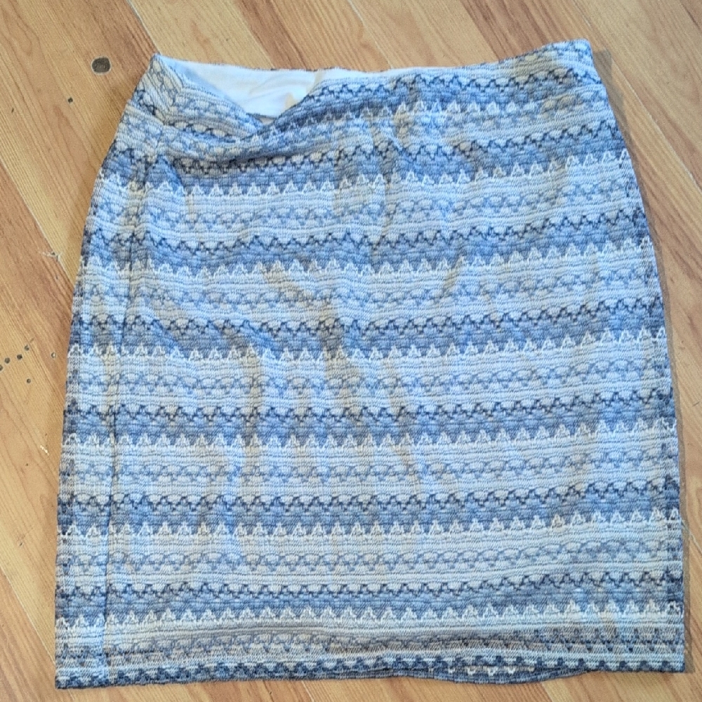 Blue and White Patterned Pencil Skirt
